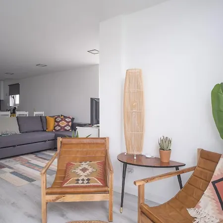 Foz - West Shore Retreat *