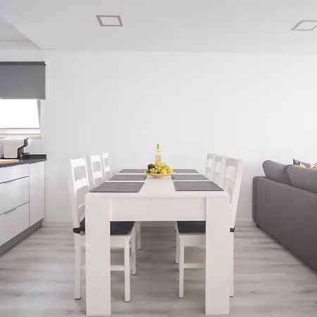 Foz - West Shore Retreat