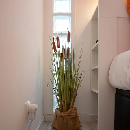 Foz - West Shore Retreat *