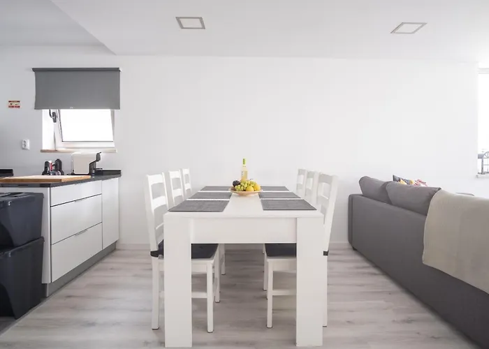 Foz - West Shore Retreat